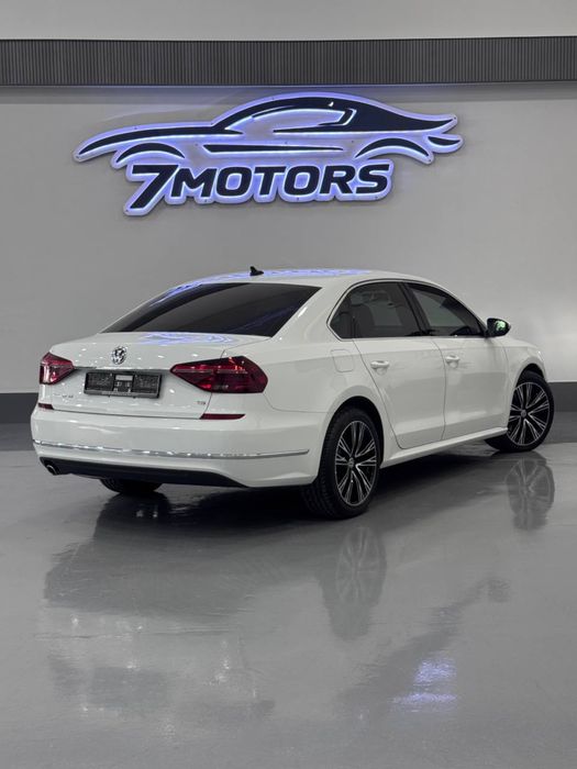 Volkswagen Passat 2.0  R-Line