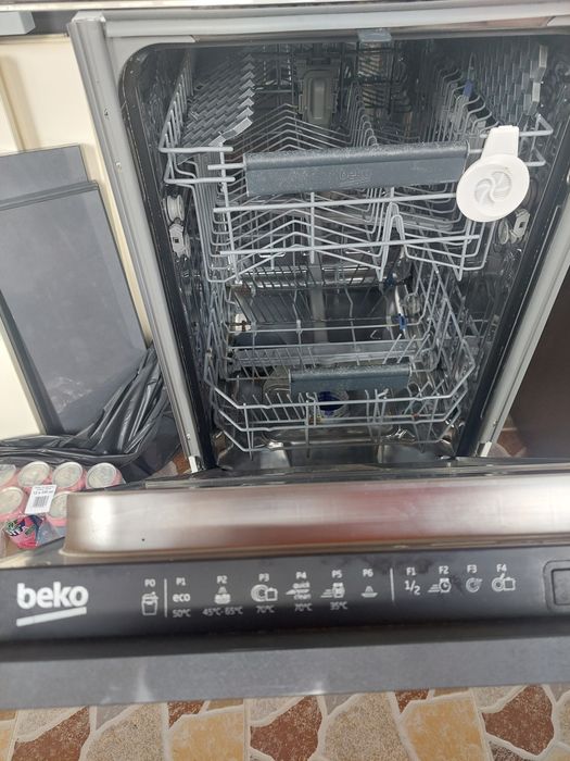 Vând mașină de spălat vase