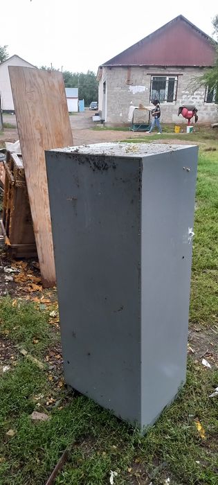 Сейф заводской 125х50х40