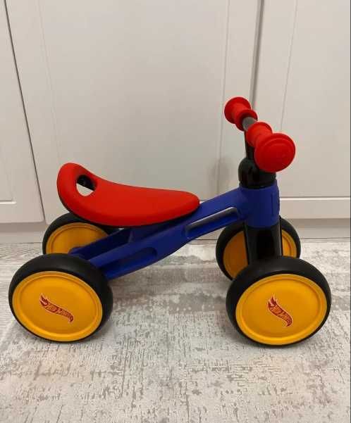 Продам беговел детский