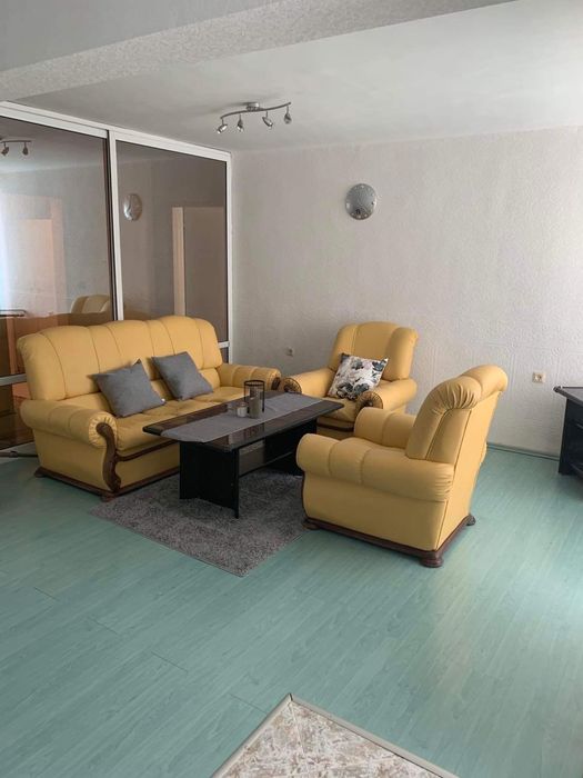 Холова гарнитура - две кресла и маса