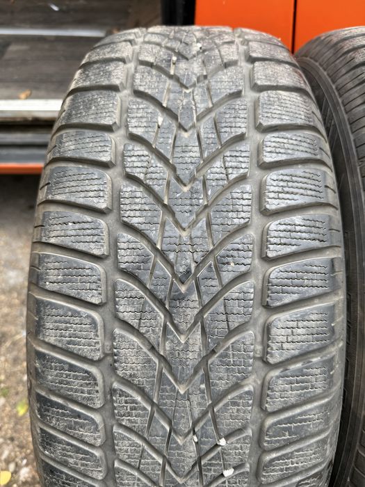 4 зимни гуми Dunlop 235/60/18 - 6.5-7мм, стари но почти неизползвани.