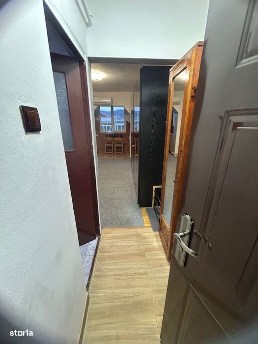 Garsonieră confort 1 , mobilată , utilată - zona Unitatea Militară