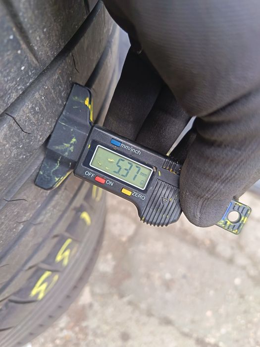 Anvelope vara 295 35 21 Bridgestone 202 2 5.3mm