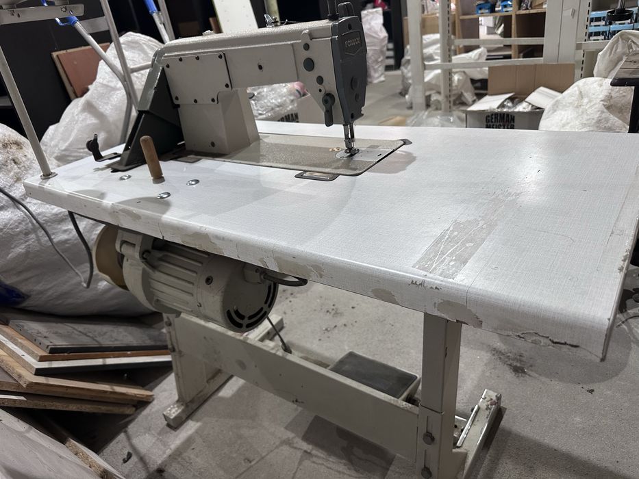 Vand masina de cusut industriala FOMAX KDD-5570, completa cu masa si motor, ideala pentru atelier
