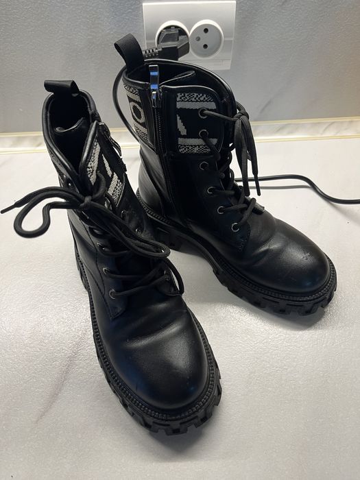 Продам детские ботинки 36 размер.