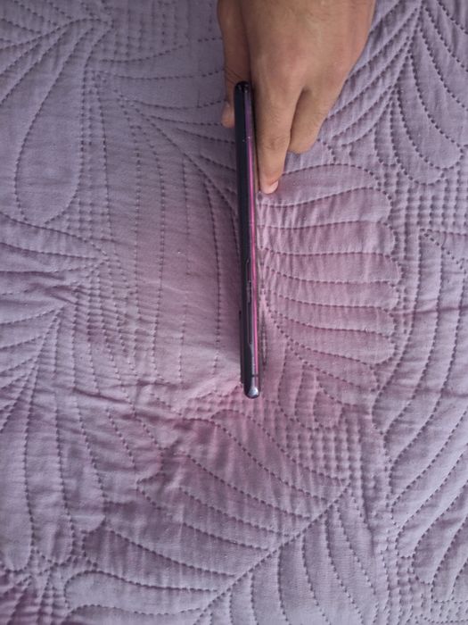 Продам Samsung s20fe