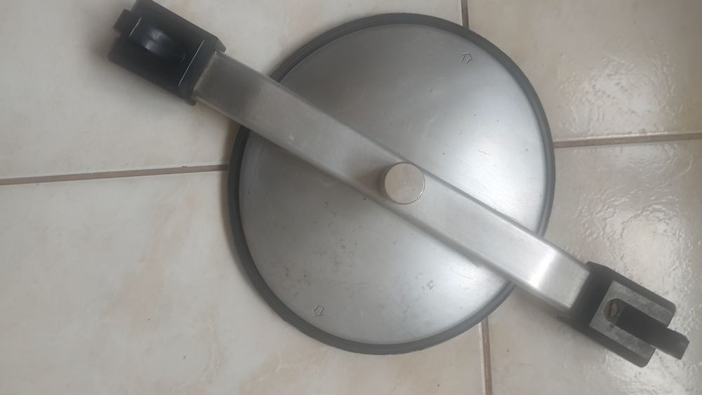 Vând oală presiune 4 l. Kukta made in Hungary