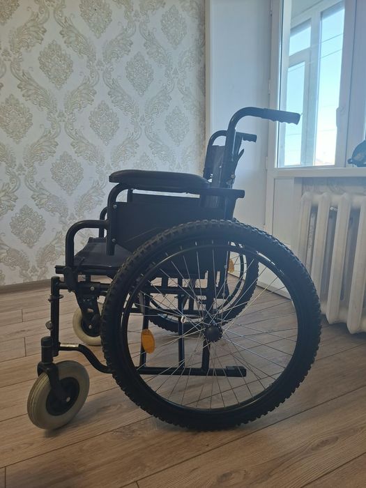 Продам инвалидную коляску