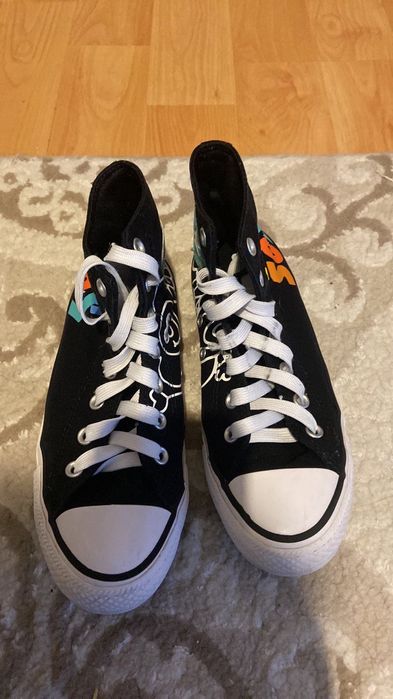 Converse Chuck Taylor “Happy faces”