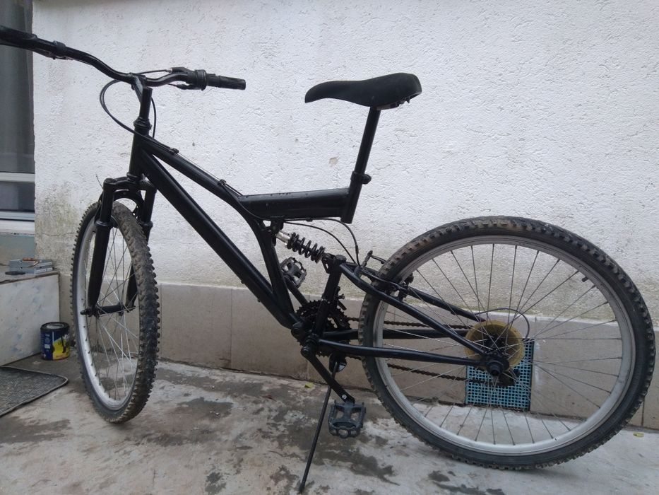 Vand bicicleta montan bike în bună stare de functionare