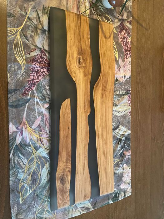 Platou din lemn de stejar și rășină epoxidică