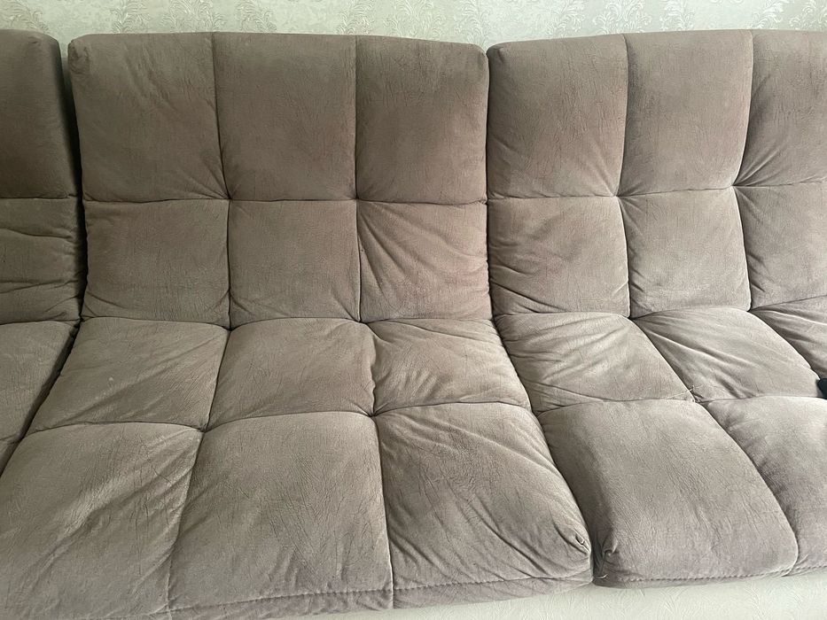 Диван в зал пума