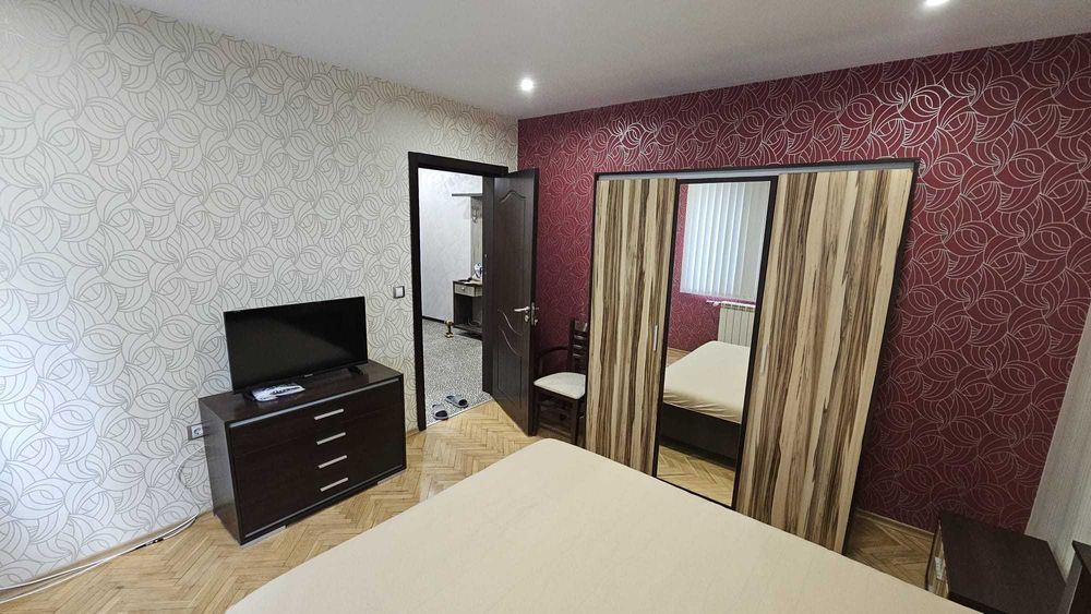 Дава се под наем Двустаен апартамент в Плевен, Идеален център - 68 кв.м за 357 € - Снимка #5