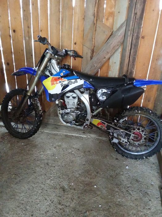 Vând sau schimb cu un scuter Cross Yamaha motor de 500cm