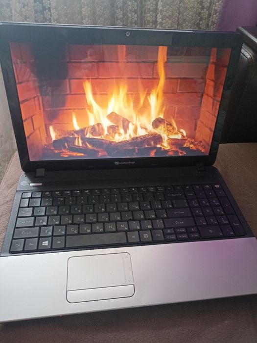 Продам ноутбук .