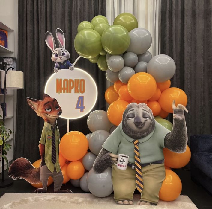 Фотозона оформление шарами баннер