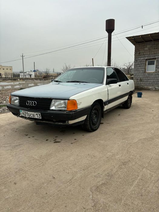 Audi 100. Объем 2.3