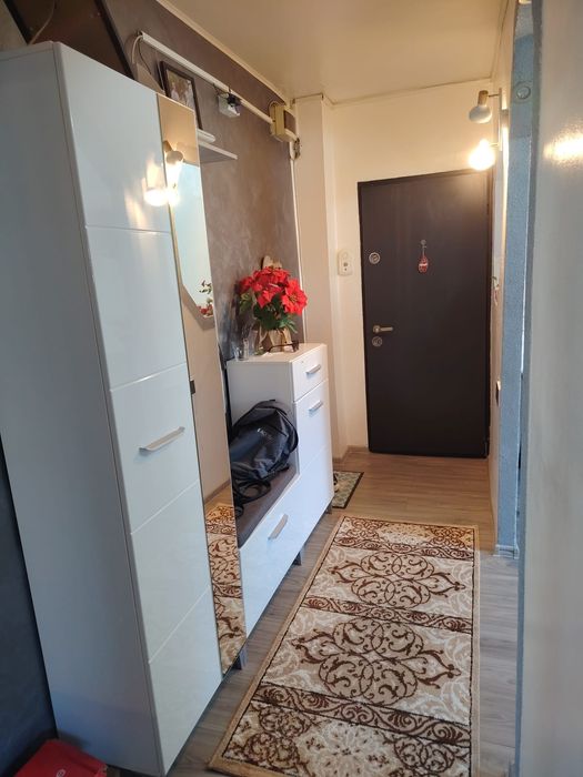Vând apartament cu 2 camere