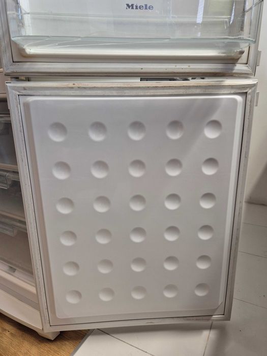 Хладилник Miele kf5650sd/62