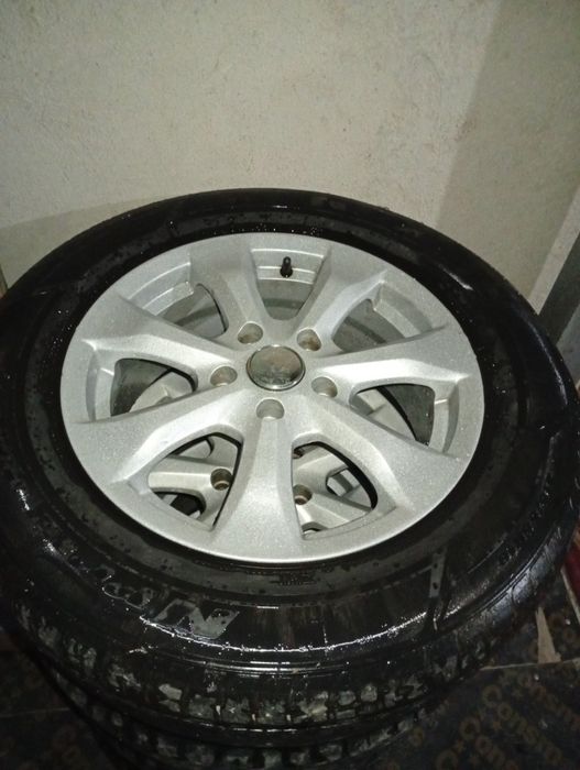 Продам диски с резиной 16