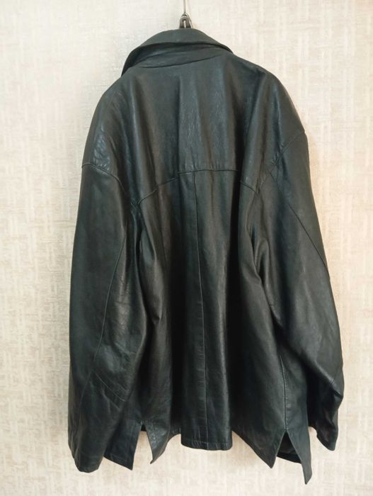 Продам кожанную куртку  большого размера.