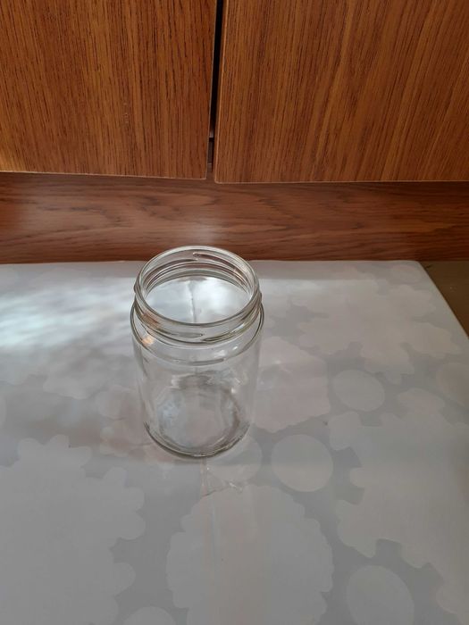 Буркани и бутилки различни видове