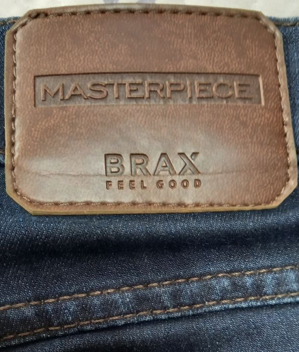 Продам джинсы черного цвета