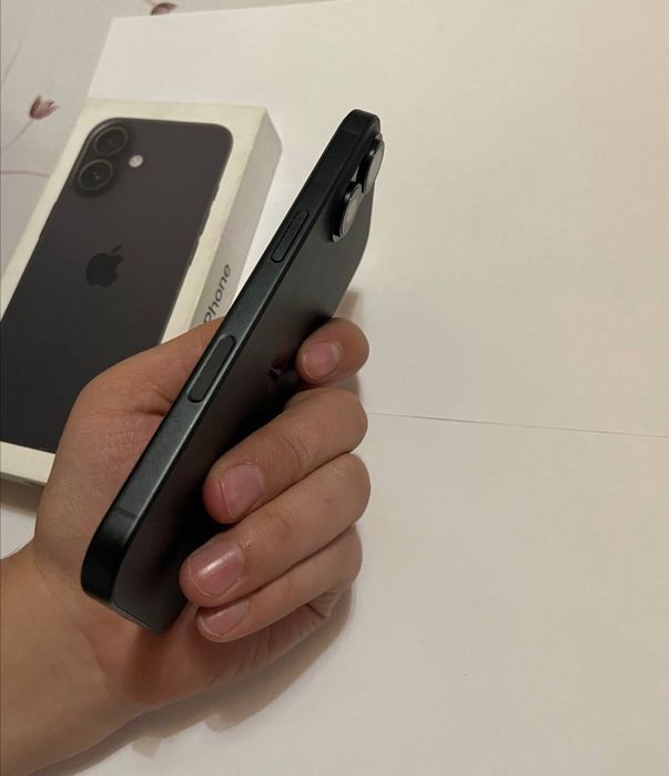 iPhone 16 гарантия