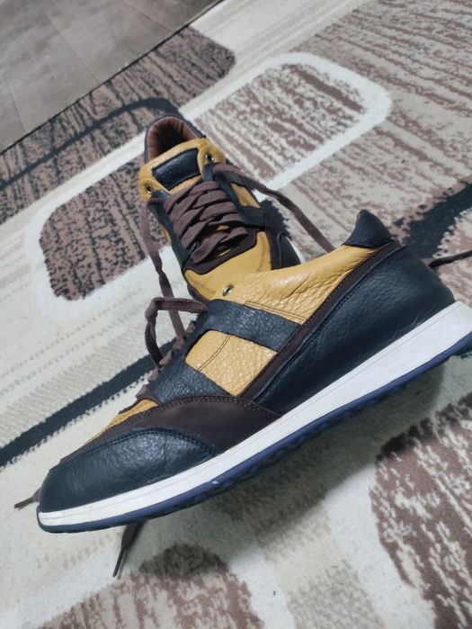 Продаются кожаные кросовки