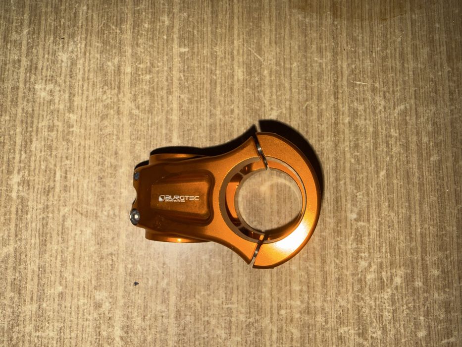 Лапа Burgtec Enduro, Спирачка Shimano Deore XT