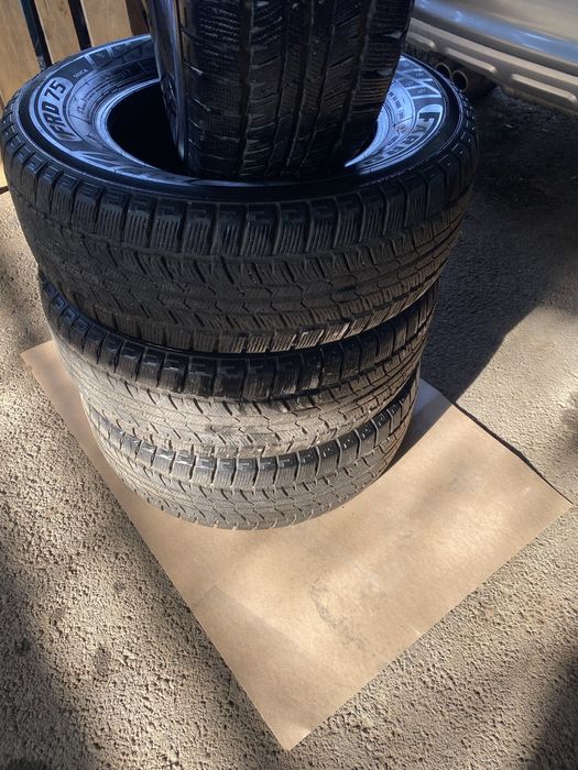 Продам шины 235/65/16 С