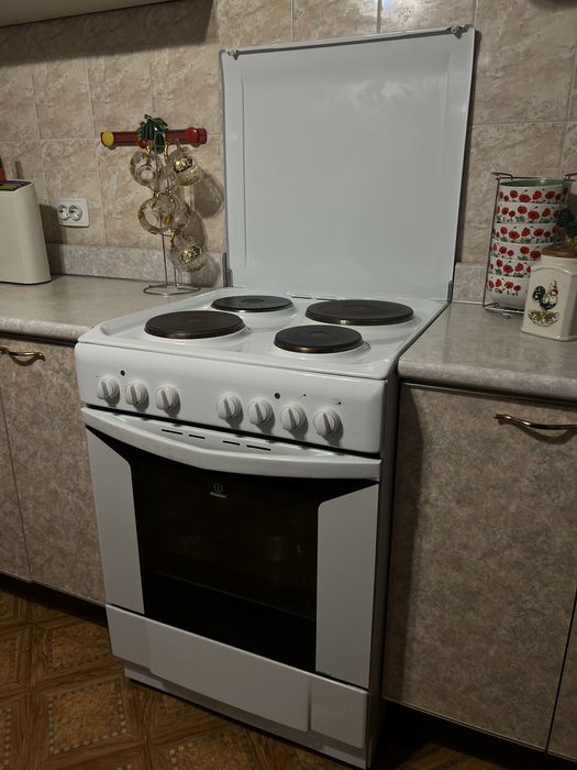 Плита Indesit бу