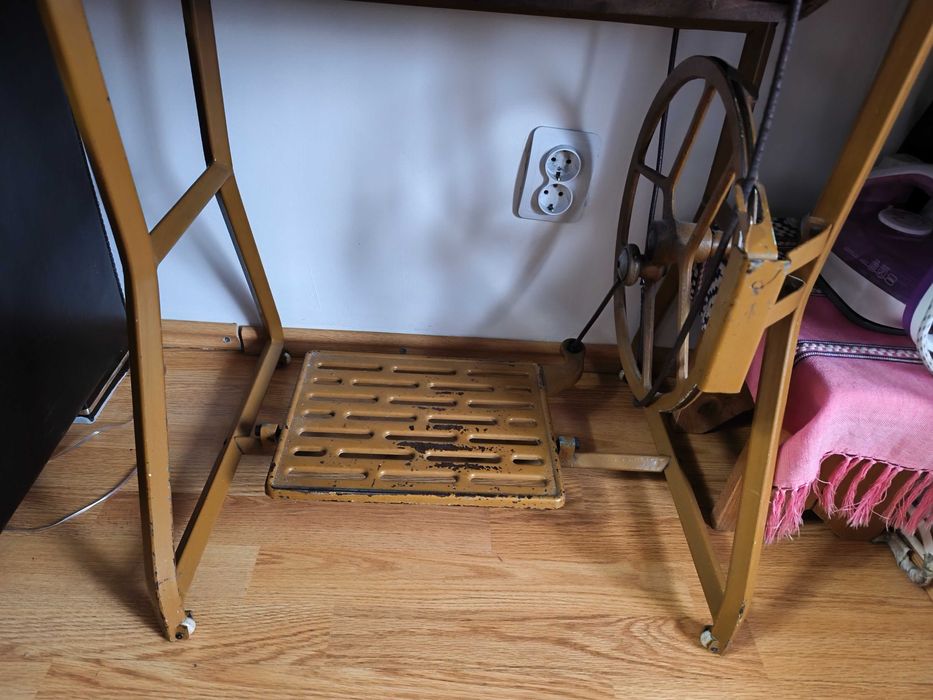 Mașină de cusut Ileana UMC