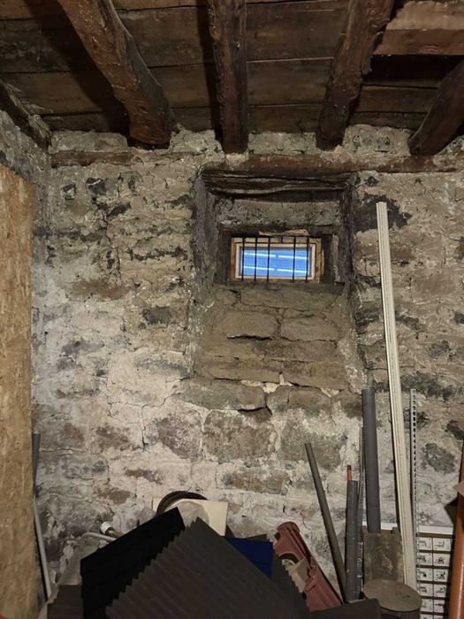 с. Гложене общ.Тетевен обл. Ловеч - къщи с двор