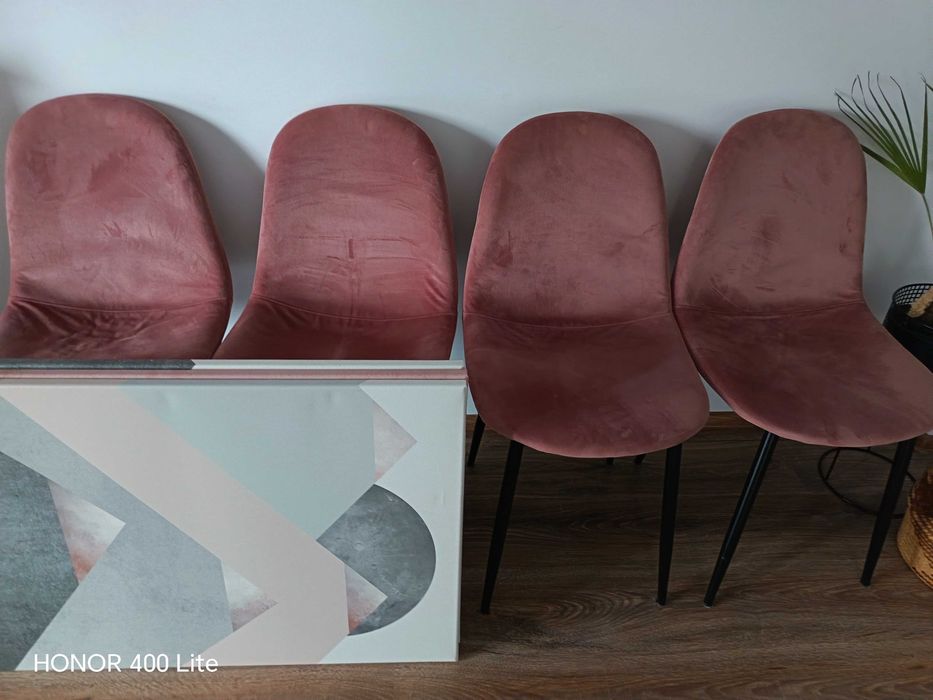 Scaune tapițate roz