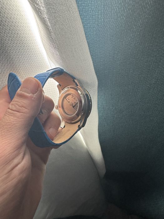 Vand ceas automatic  nou