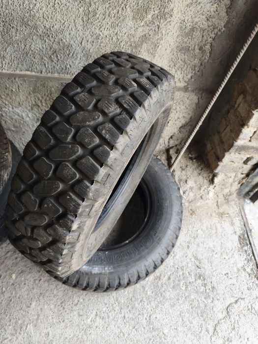 Два броя гуми 225/75R 16C