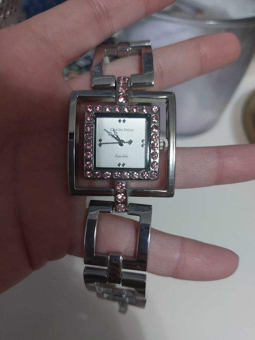 Модерен комплект: Два часовника за всеки повод!