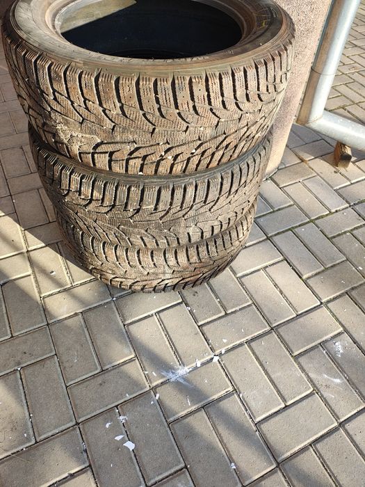 235 55 R17 Hankook Winter i Pike 3 buc