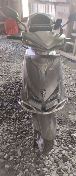 Продам скутер x7 m10