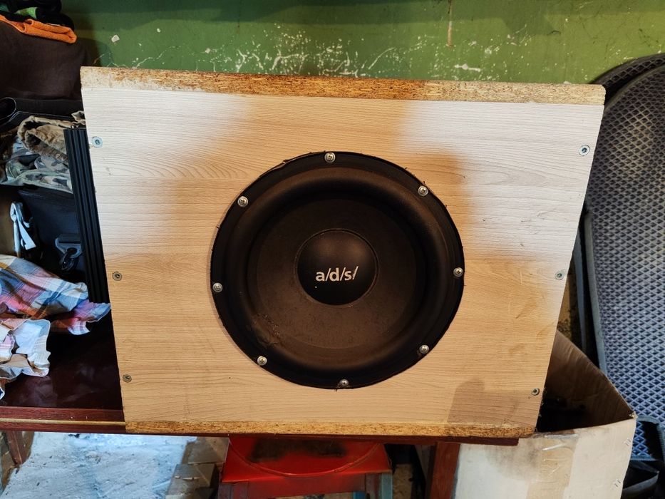 Продам сабвуфер.