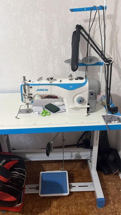 Швейная машинка Jack