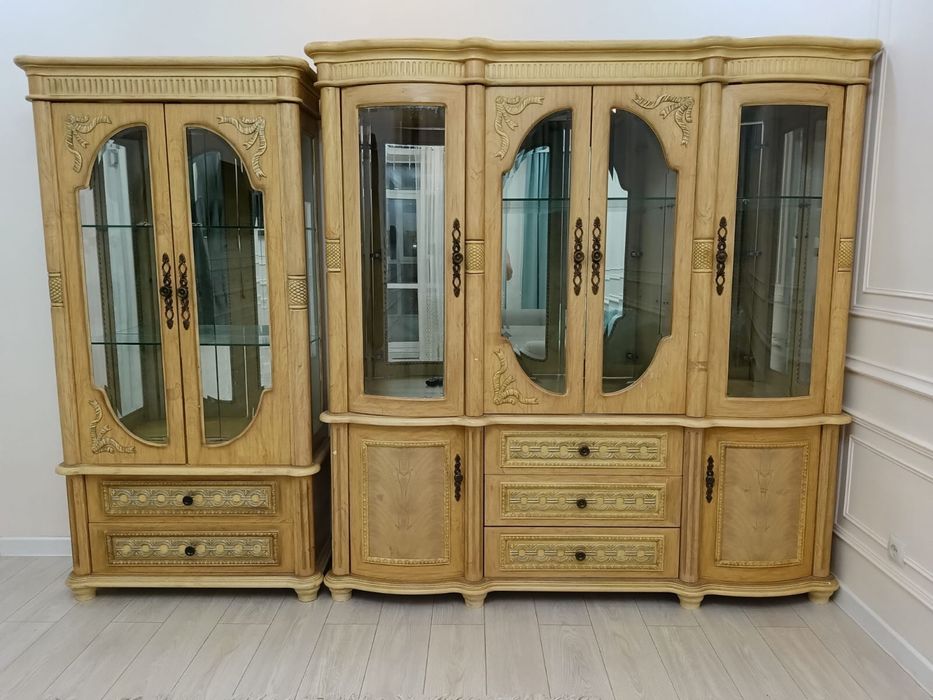 шкаф-сервант продаётся