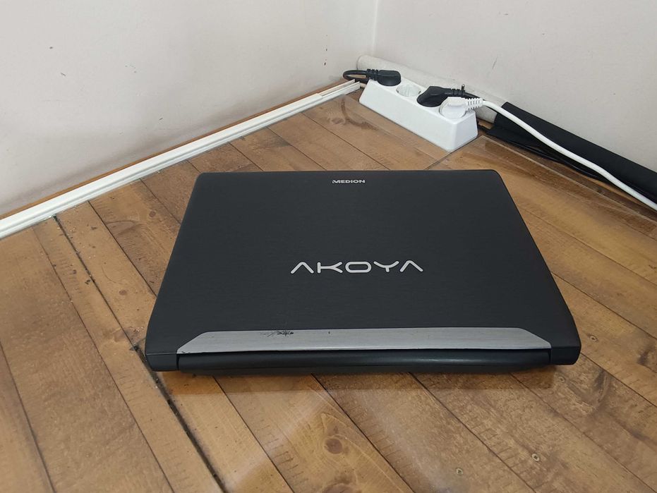 Лаптоп Medion Akoya E6228 - i3 2370M / 15.6"