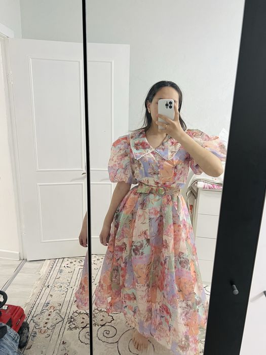 Платье на девушку 44-46 срочно