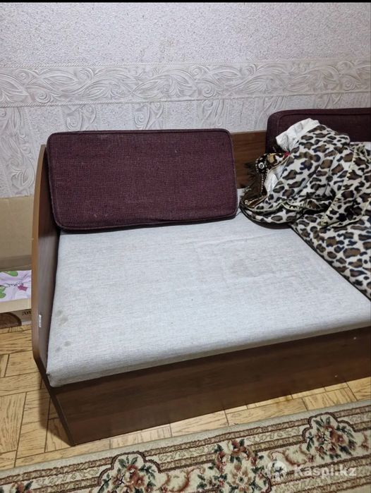 Продам Тахту в хорошем состоянии