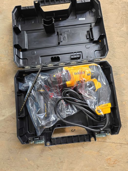 Bormasina de beton dewalt d25133k