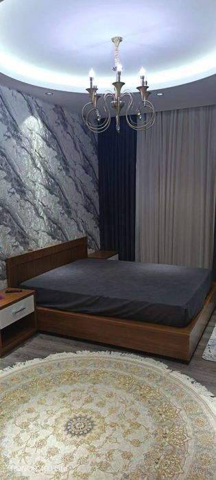 Чиланзар 2.   3комнатная кирпич на 1этаже.  Евро меб и тех