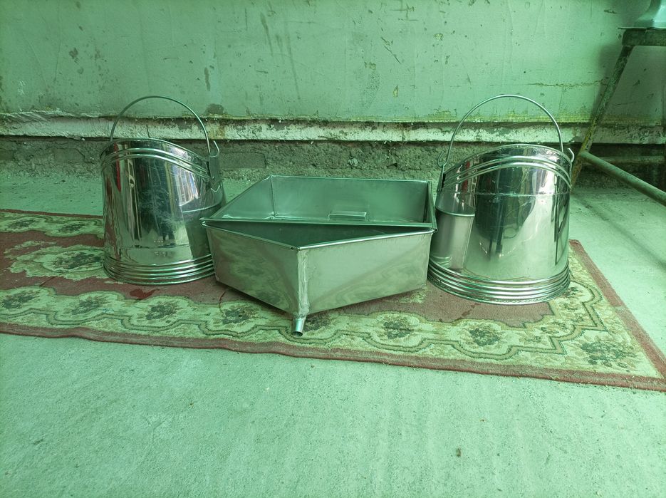 Găleți de inox la 15 litri pentru lapte la  300 de lei